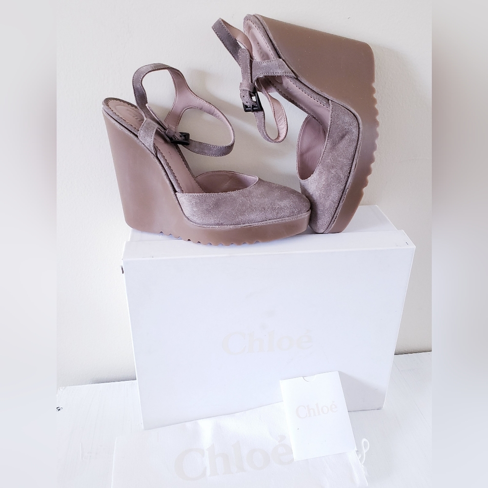 Chloè Designer Crusca Wedge Sandal - New In Box - 38 ($525 USD)
